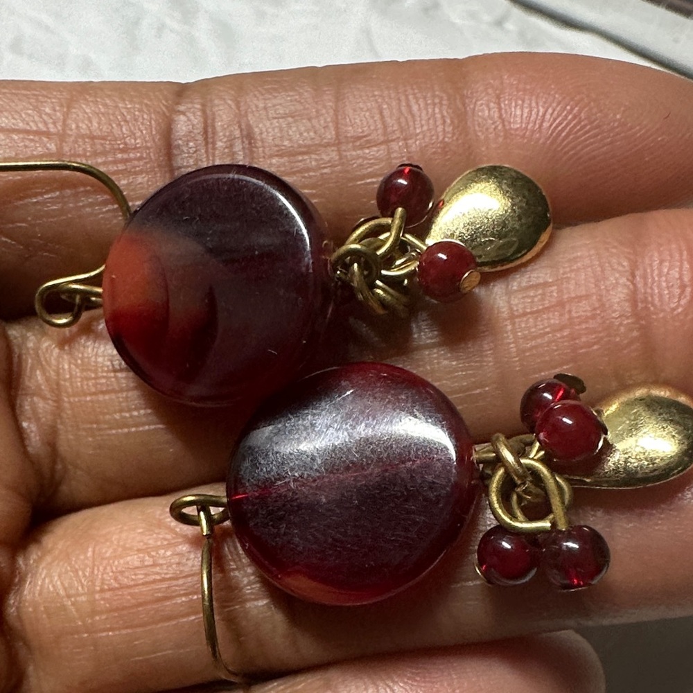 Vintage Red glass dangle Gold Dangle Earrings - Picture 9 of 15